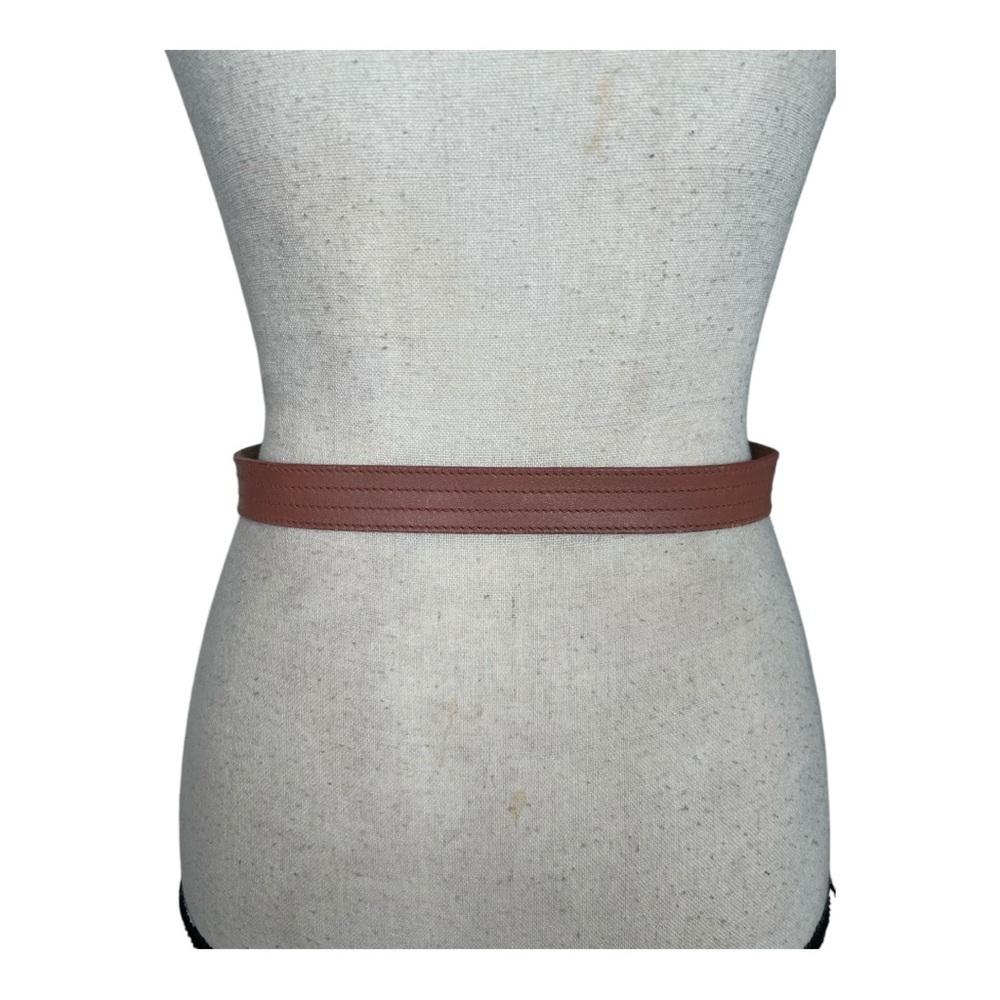 Vintage Brown Leather Belt with Rectangular Buckle and Textured Surface - Picture 2 of 5